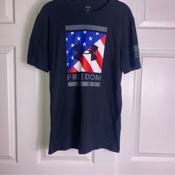 Under Armour Freedom Flag Black Short Sleeve Tee - Picture 1 of 4